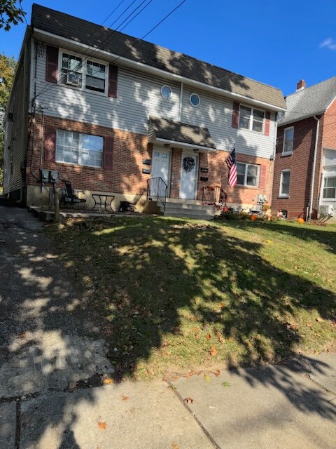 727 Bartram Ave unit 727 Bartram, Collingdale, PA 19023 - photo 2