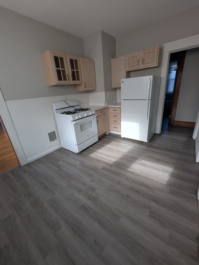 139 Beacon Ave unit 2, New Haven, CT 06512 - photo 7