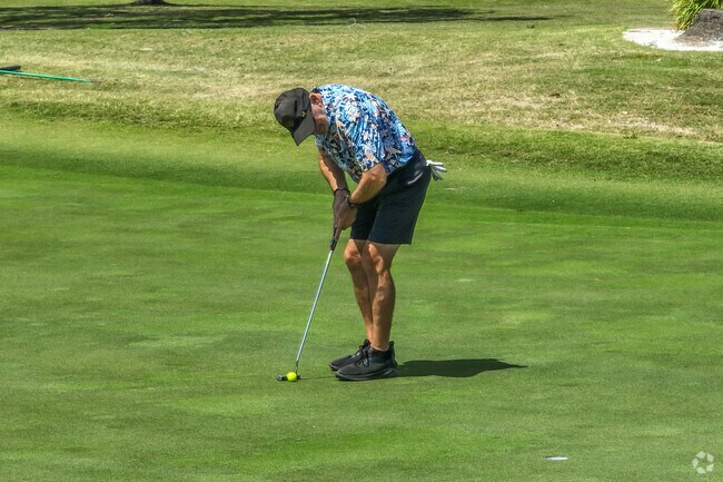 Winston welcomes golf lovers to Grasslands Golf and Country Club.