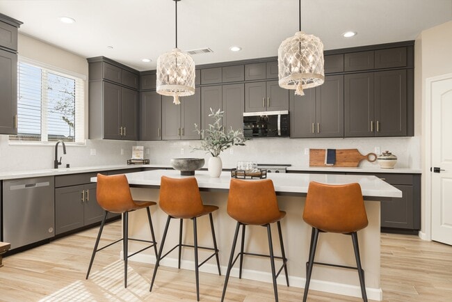 1506 S Bluegrass St, Visalia, CA 93277 - photo 3