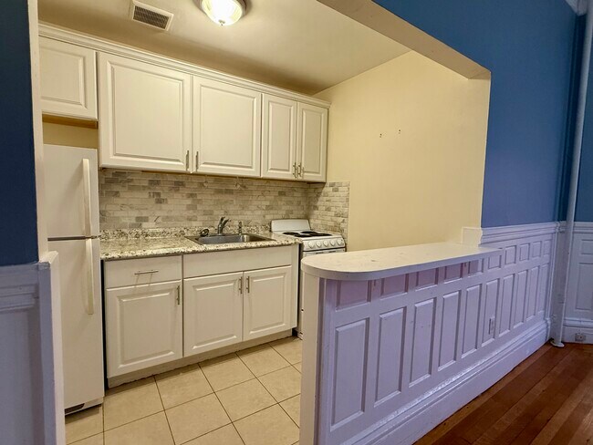 295 Newbury St unit 5, Boston, MA 02115 - photo 5