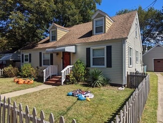211 Sandpiper Dr, Portsmouth, VA 23704