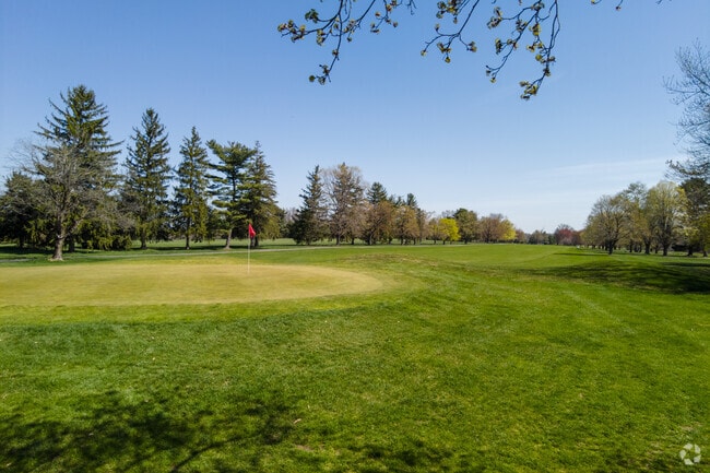 Enjoy a day on the green at Mountain View Golf Course in Ewing.