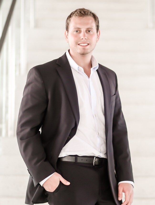 Agent Photo