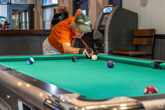 Ram's Head Shore house is a great spot near Romancoke to shoot some pool with friends.