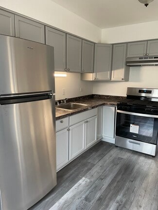 10414 Michael Todd Terrace, Glenview, IL 60025