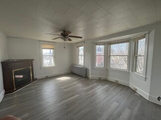 1000 E Philadelphia St Unit Upstairs Apartment, York, PA 17403