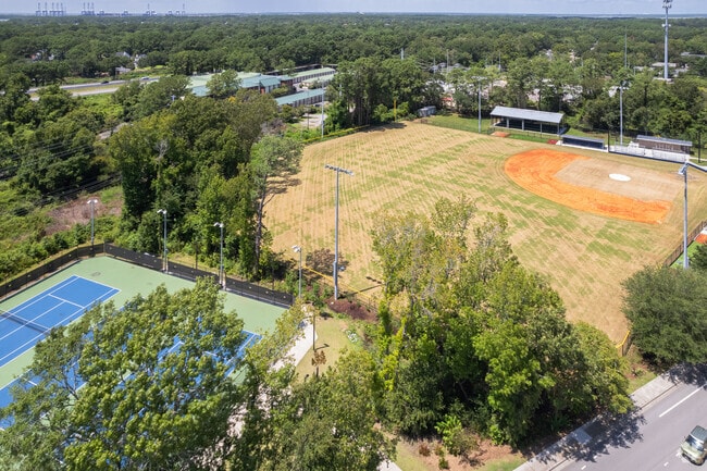 Lucy Garrett Beckham High School in Mount Pleasant has tennis and baseball.