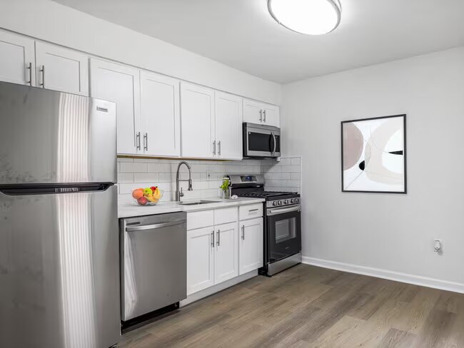 1405 Veterans Hwy unit V2, Bristol, PA 19007 - photo 6