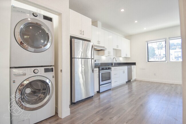 905 Parkman Ave unit 905.5, Los Angeles, CA 90026 - photo 7