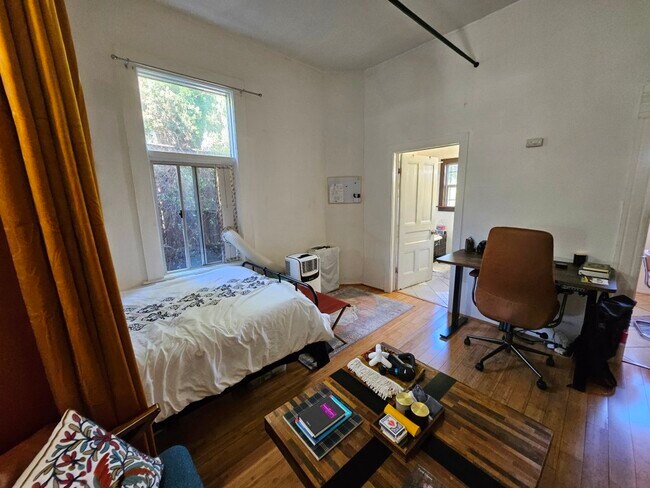 1442 Lake Shore Ave unit 6, Los Angeles, CA 90026 - photo 5