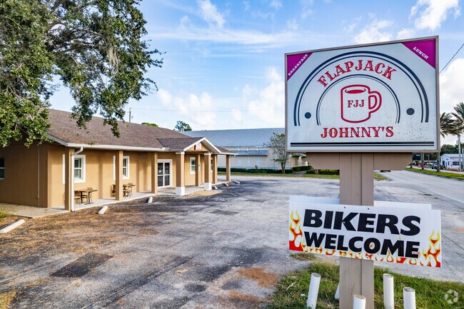 Flapjack Johnny's is a popular restaurant in Ormond Beach.