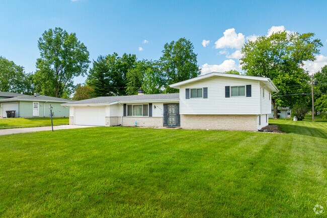 Most of the homes in Hickory Grove feature two car garages.