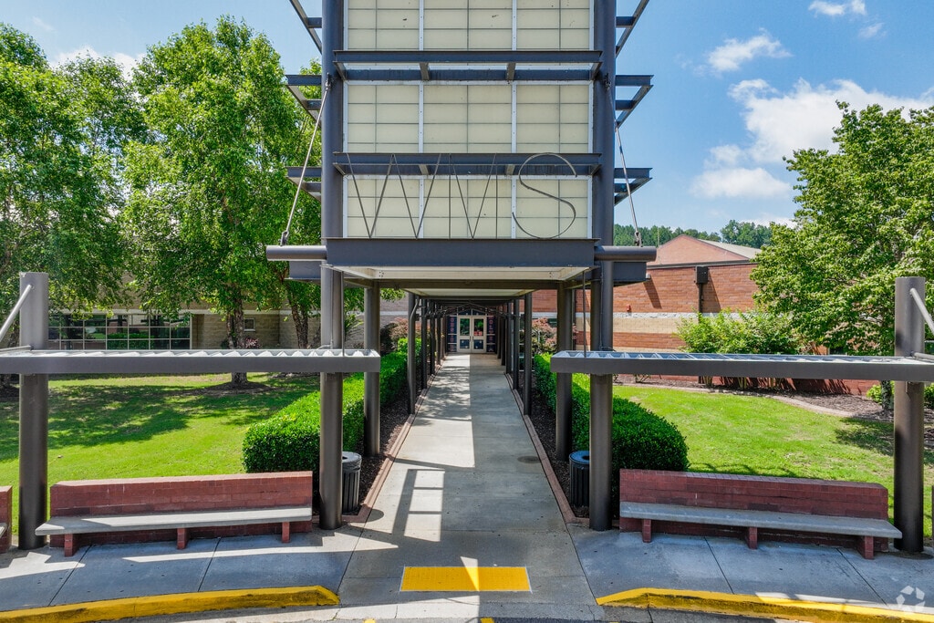 Woodstock Middle School in Woodstock, GA welcomes students grades six through eight.