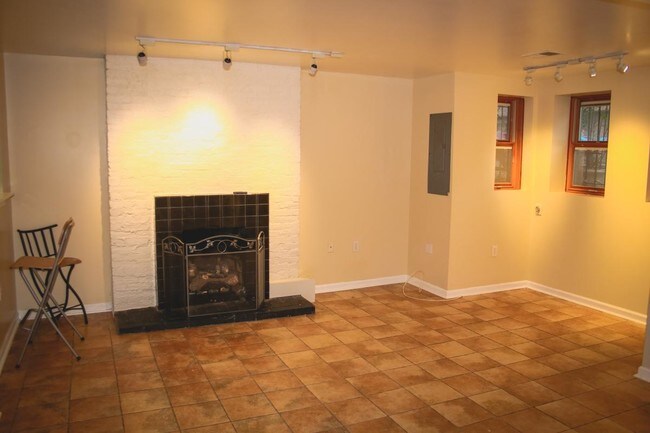 Living Room - Gas fireplace