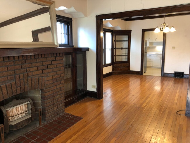 2479 E 124th St unit 124th Street, Cleveland, OH 44120 - photo 3