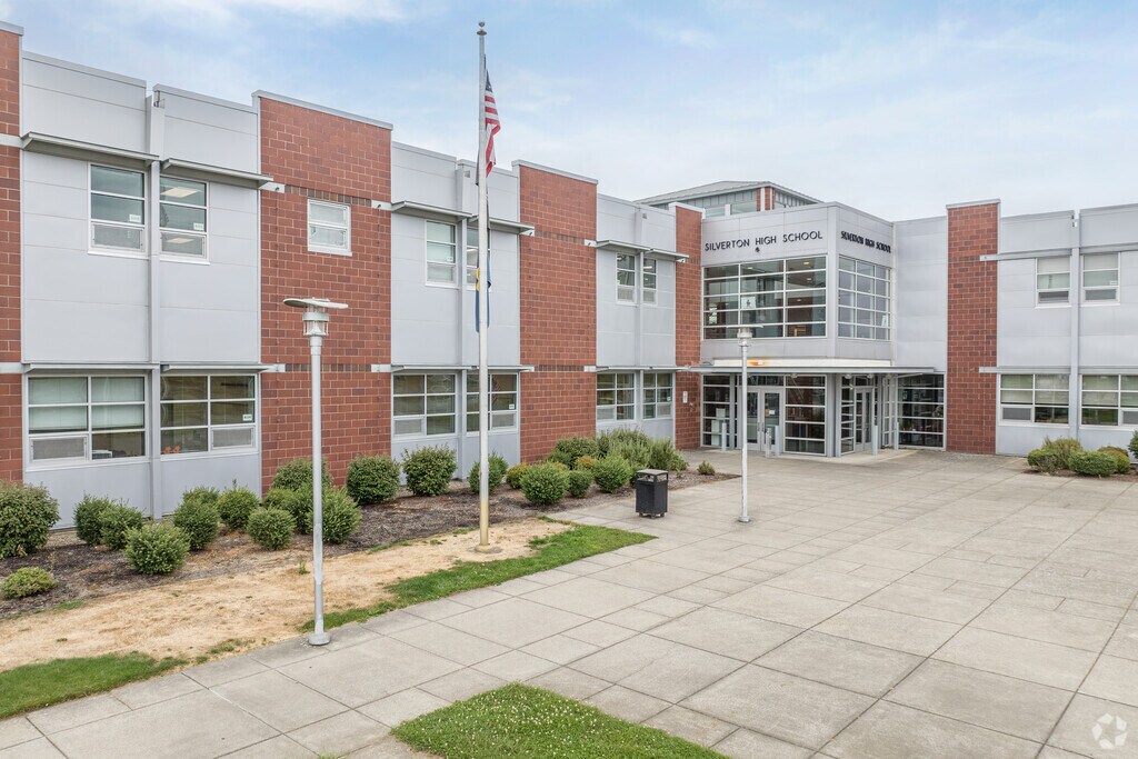 Silverton High School  Is a Public Public High School in Silverton, Silverton OR.