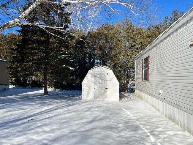 1428 Georgia St, Sturgeon Bay, WI 54235 - photo 2