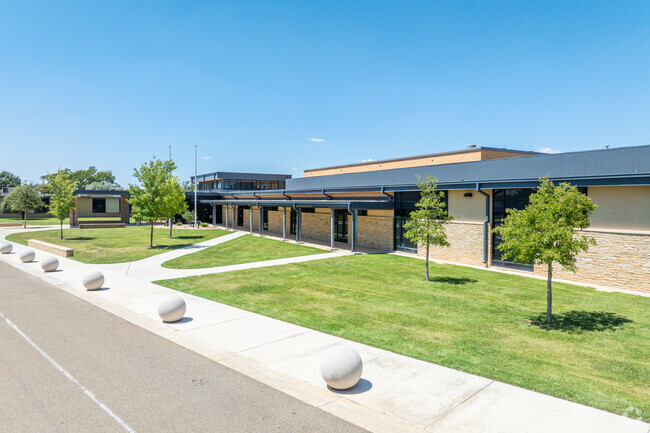 Teachers at Fannin Middle School have multiple years of experience.