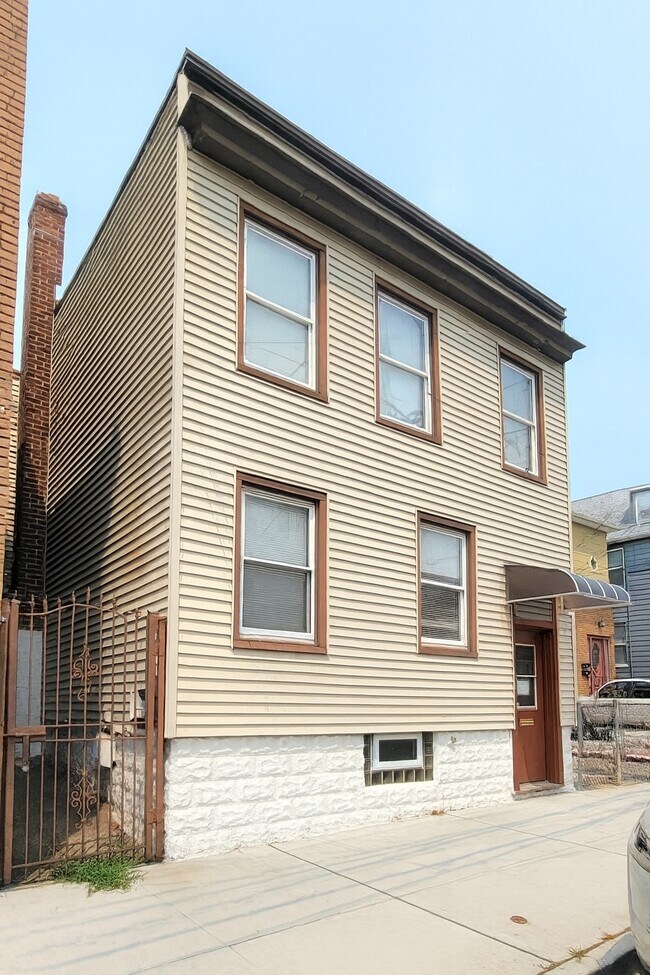 122 Cross St Unit 1, Harrison, NJ 07029