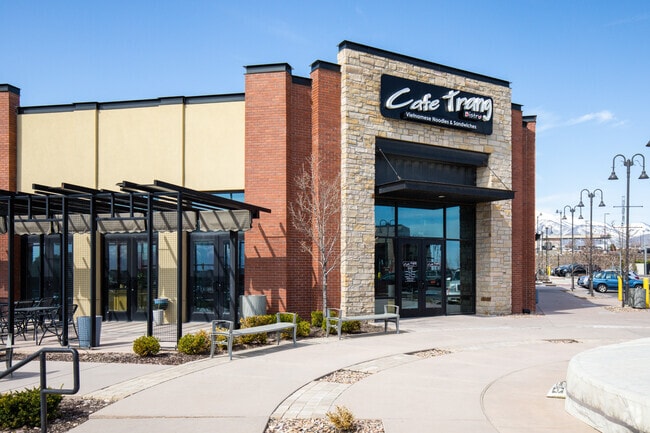 Unforgettable Retail Shopping Experiences in Cobble Creek Neighborhood