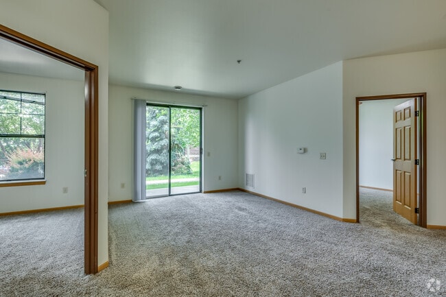 2BR, 2BA - 991SF - Living Room