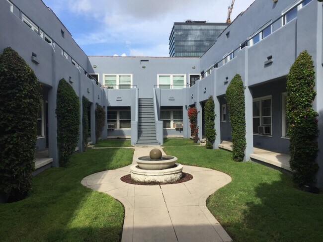 533 S Westmoreland Ave unit 14, Los Angeles, CA 90020 - photo 2