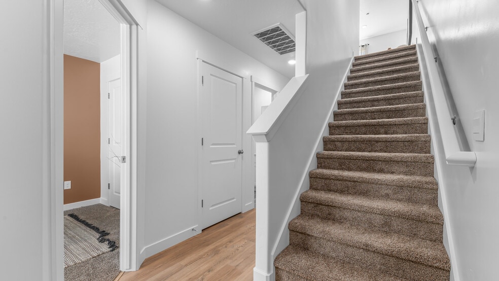 324 E 1275 N unit 118, Harrisville, UT 84404 - photo 1