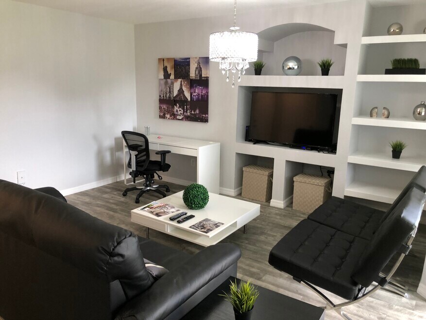 7220 Westpointe Blvd unit 1423, Orlando, FL 32835 - photo 1