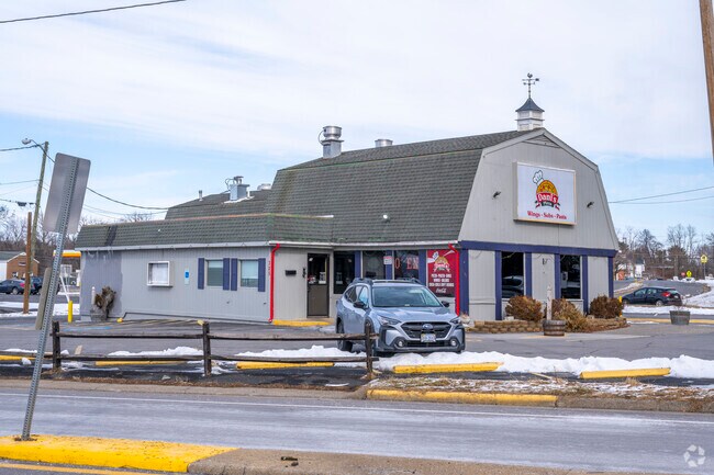 Dani's Pizza is one of several restaurants along East Main Street.