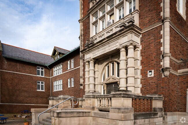 Bishop DuBourg High School is a highly rated, private, Catholic school located in St Louis, MO.