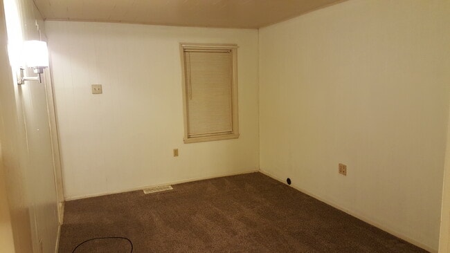 416 Bessemer Ave, Lyndora, PA 16045 - photo 2