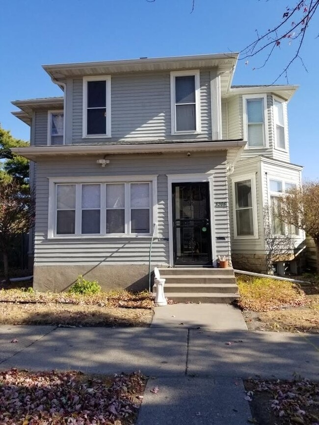 3208 Logan Ave N unit UpstairsUnit, Minneapolis, MN 55412 - photo 6