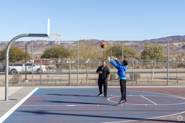Boulder Creek Park in Highland Hills has basketball courts to enjoy.