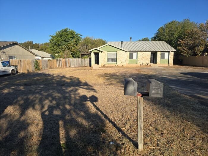 1318 Marlton St, San Marcos, TX 78666 - photo 1