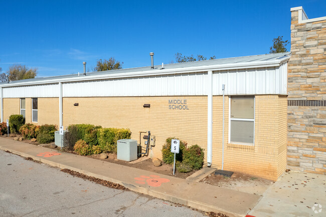 Crescent Middle School offers education for students in grades 6th through 8th.