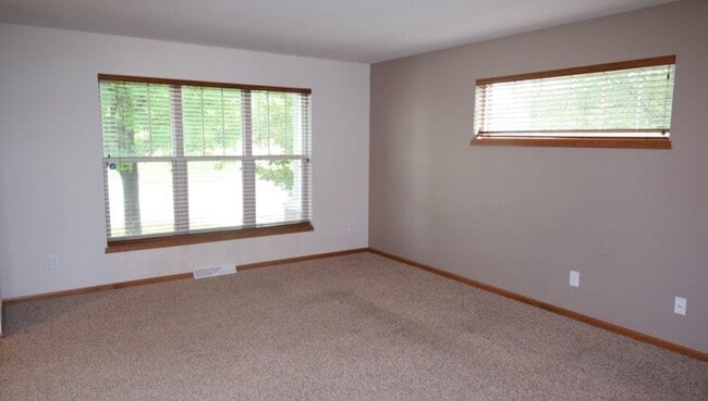 9122 Ancient Oak Ln, Verona, WI 53593 - photo 4