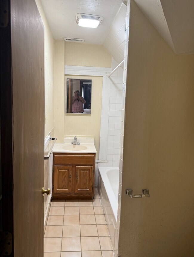 2 Schussler Rd Unit 1, Worcester, MA 01609