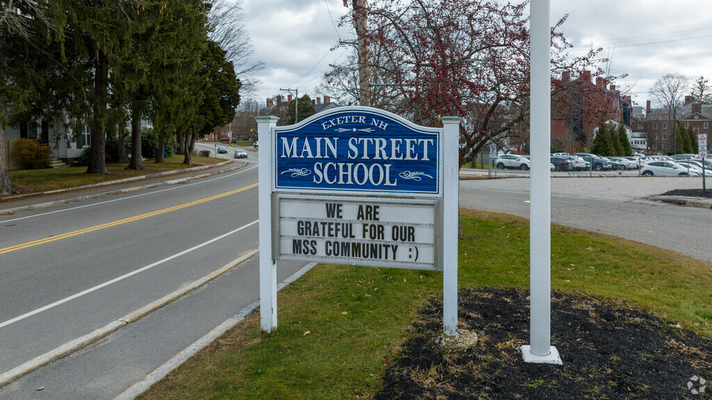 Main Street School is a public school in Exeter for students kindgerarten to second grade.