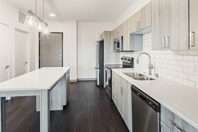 2420 E Capitol Dr unit 304, Shorewood, WI 53211 - photo 3