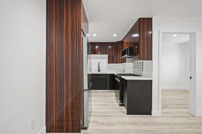 111 N Normandie Ave unit 10, Los Angeles, CA 90004 - photo 6