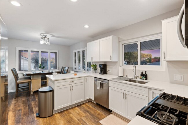 321 W Kalmia St, Fallbrook, CA 92028 - photo 4