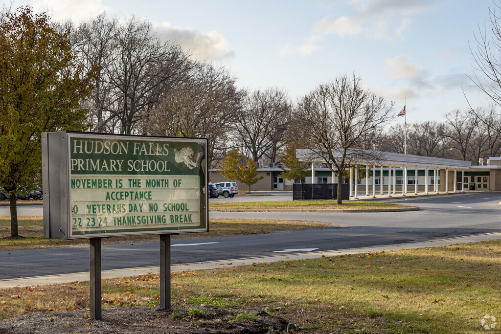 Hudson Falls Primary School offers an attractively low student-to-teacher of 10-to-1.