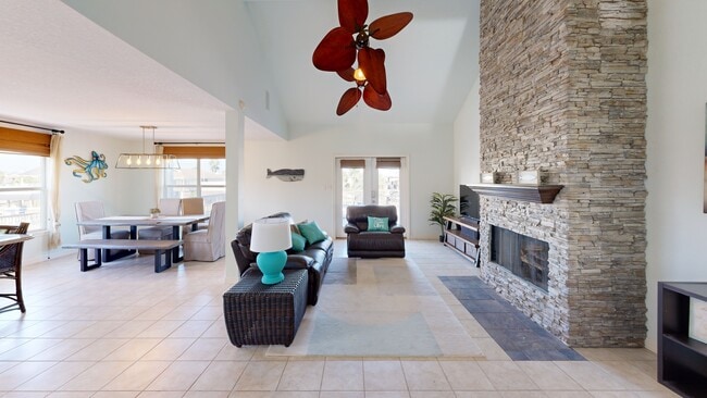 1318 Hawaii Dr, Galveston, TX 77554 - photo 2