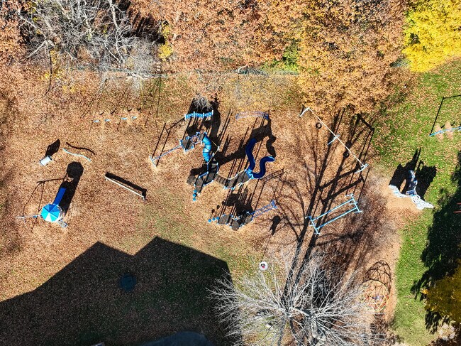 Maude H. Trefethen School has a playground.