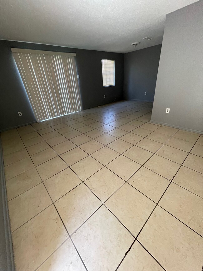 948 E Monterey Ct unit A, Terrytown, LA 70056 - photo 3