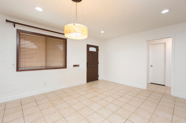 608 W Jonquil Ave, McAllen, TX 78501 - photo 5