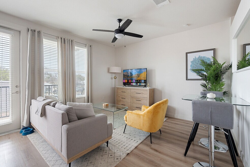 2232 Empire Central unit ID1018240P, Dallas, TX 75235 - photo 1