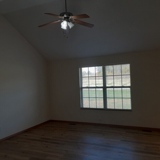 4475 W Nicholas St, Springfield, MO 65802 - photo 7