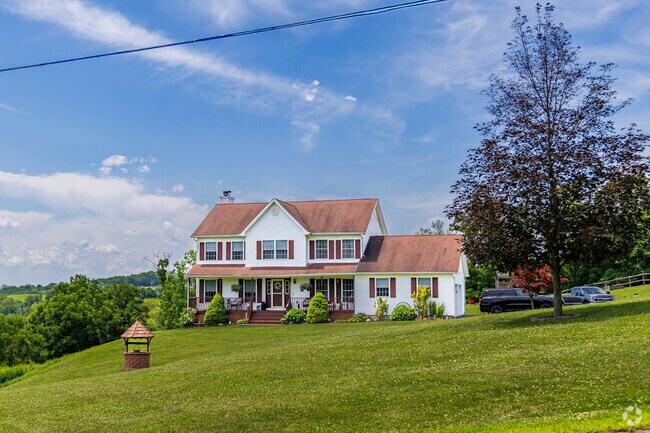 Take a look at the generously priced spacious new traditional homes in Minisink, NY.